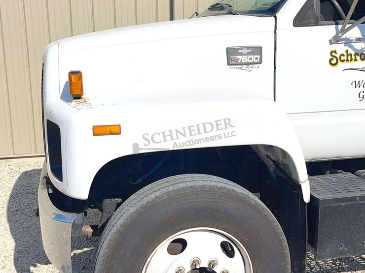 2002-chevrolet-c7500-single-axle-grain-truck-image-74