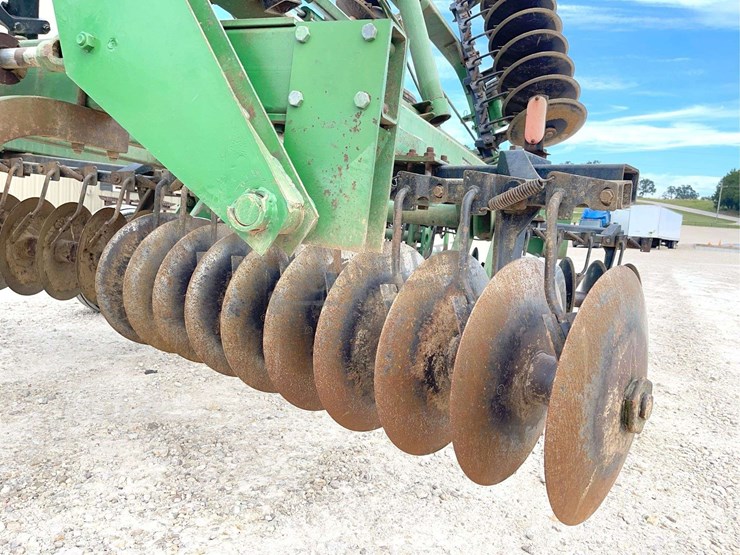 john-deere-235-image-26