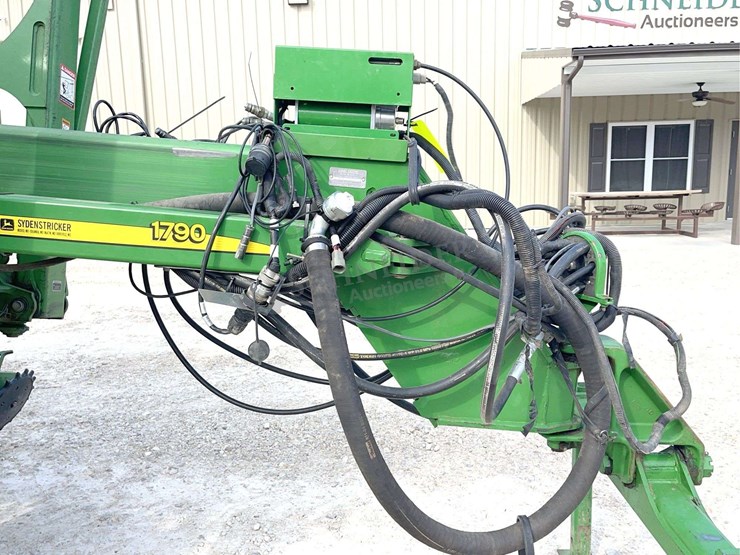 john-deere-1790-image-14