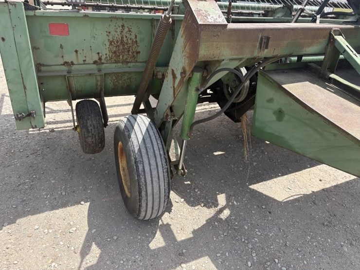 john-deere-300-image-7