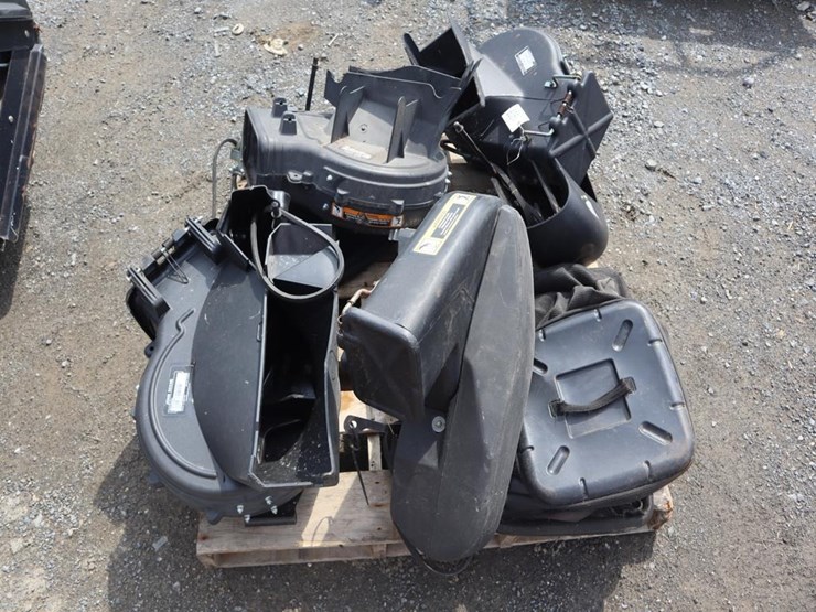 john-deere-bagger/blower-lot-image-3