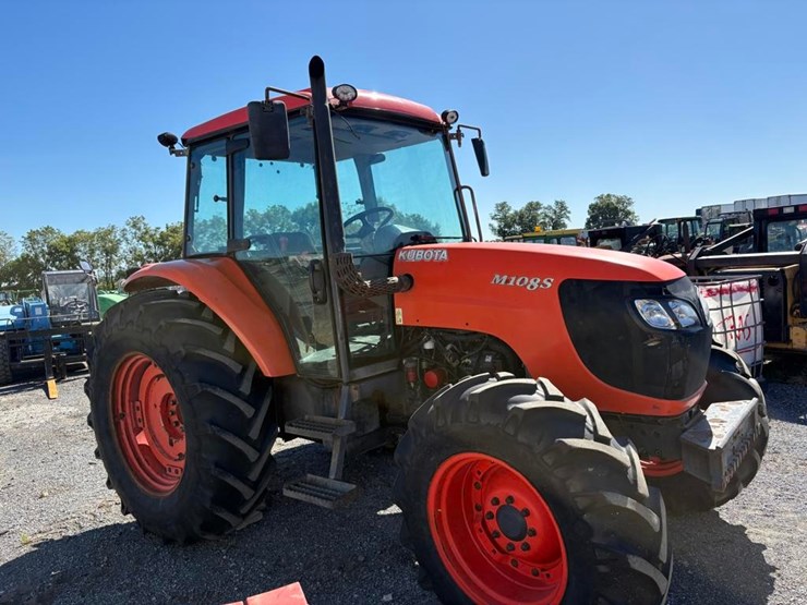 2011-kubota-m108s-image-6