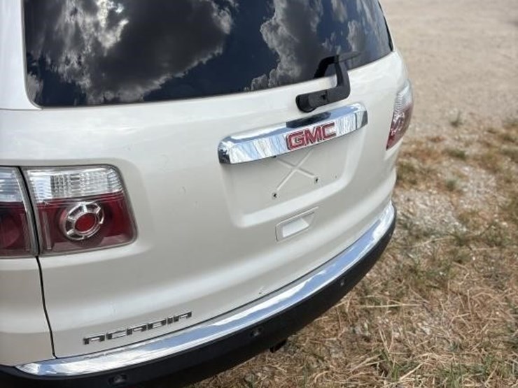 2008-gmc-acadia-image-7