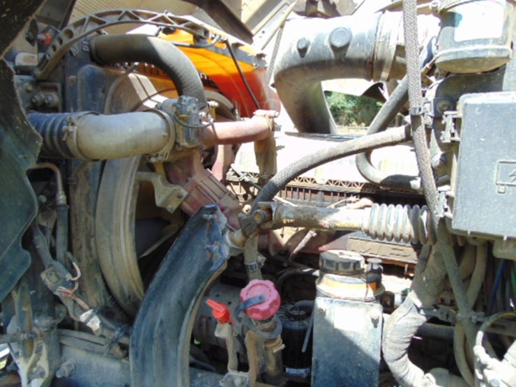 2019-mack-pinnacle-64t-image-9