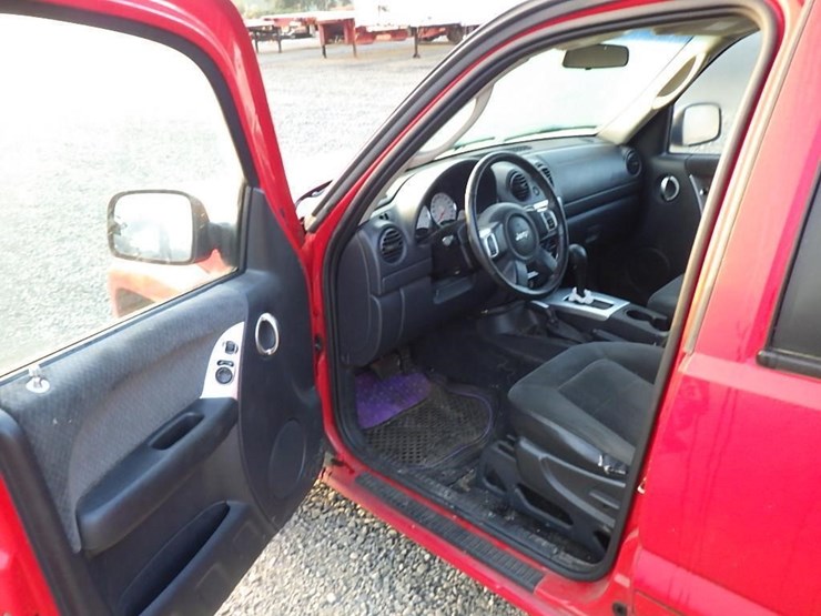 2002-jeep-liberty-image-16