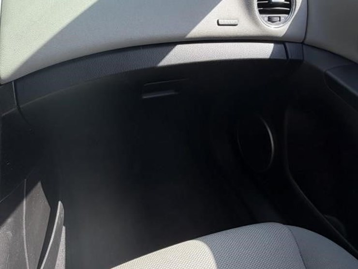 l1---2011-chevy-cruze-image-14