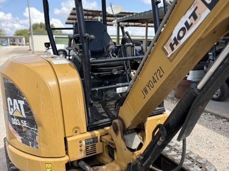 2019-caterpillar-303-image-5