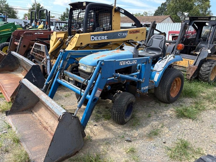 new-holland-7106-image-1