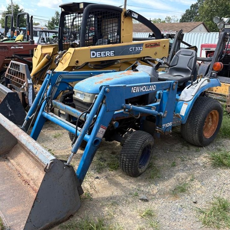 NEW HOLLAND 7106
