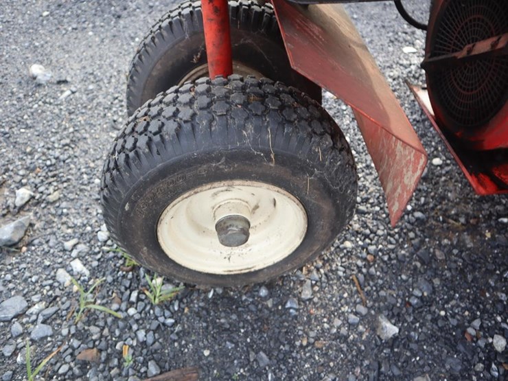 gravely-master-zero-turn-mower-image-10