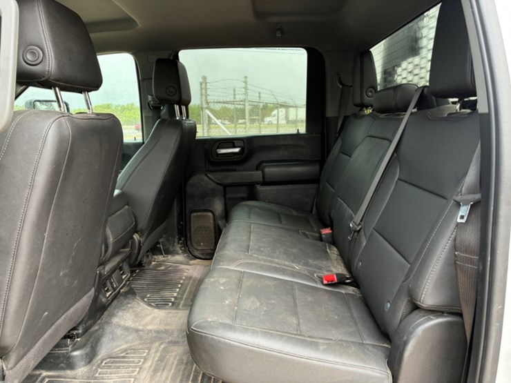 2024-chevrolet-silverado-3500hd-image-9