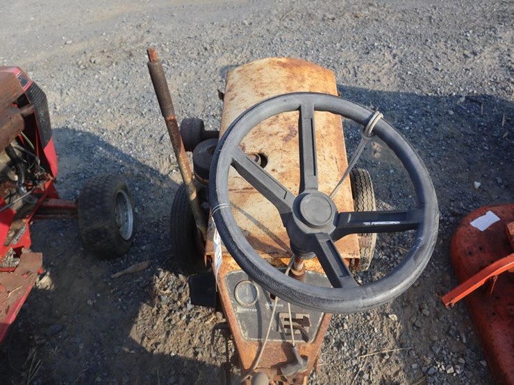 allis-chalmers-big-10-lawn-&-garden-tractor-image-17