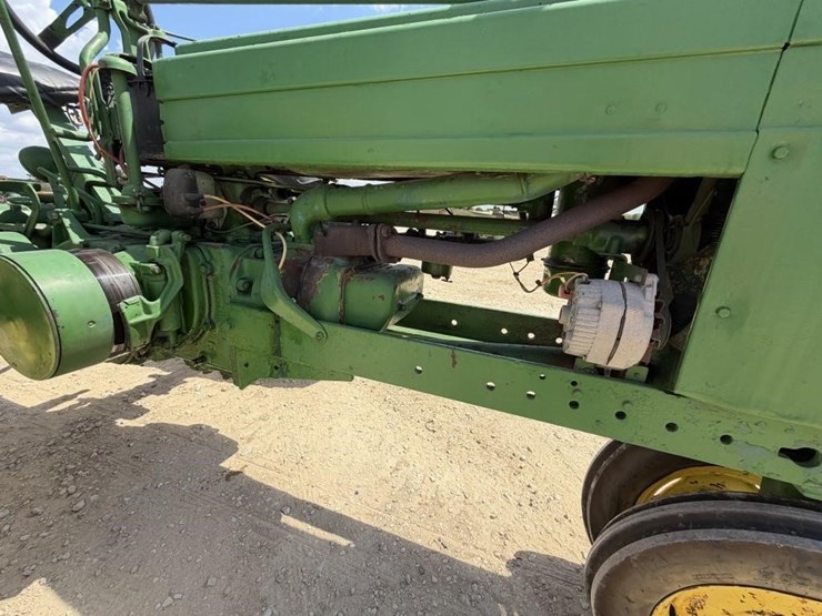 john-deere-model-b-image-13