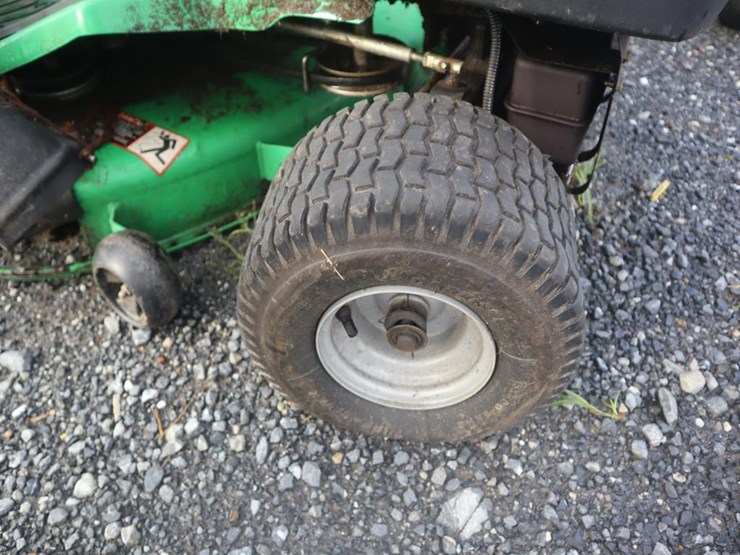 john-deere-sabre-riding-mower-image-9