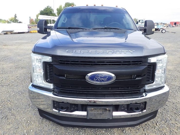 2017-ford-f350-image-8