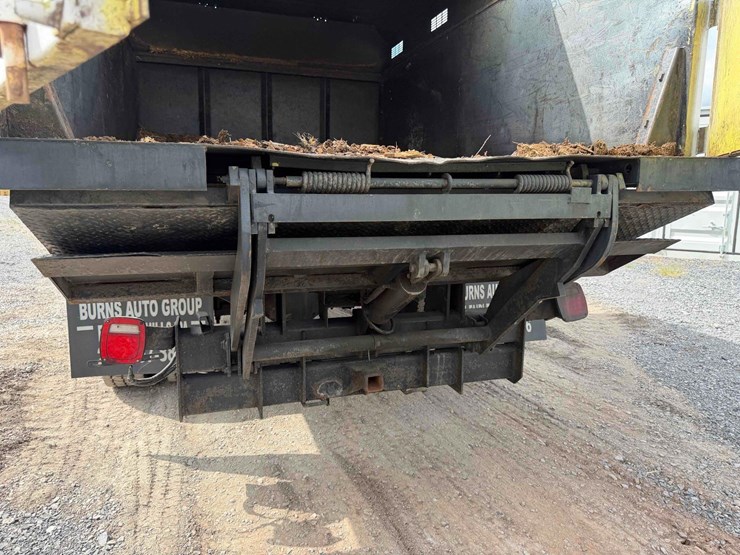2013-international-4300m7-chipper-truck-image-12