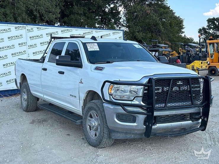 2022-dodge-2500-image-4