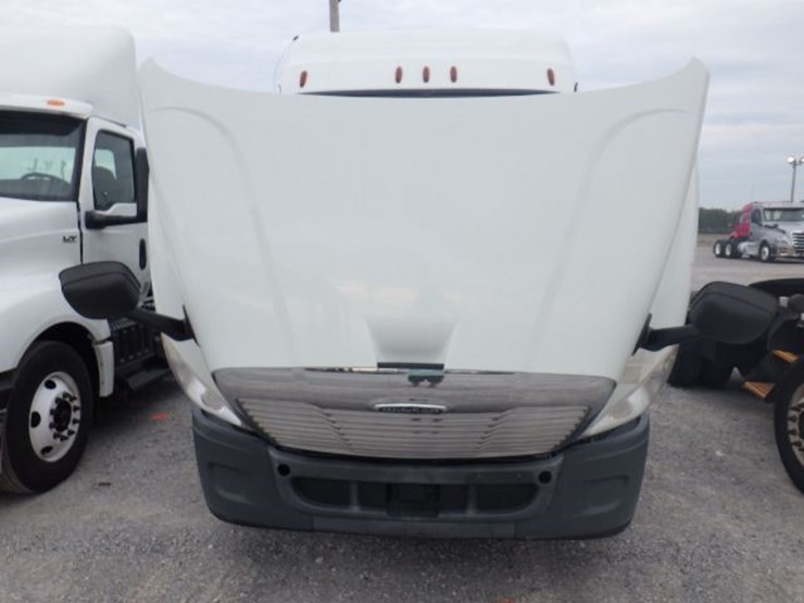 2019-freightliner-cascadia-113-image-24