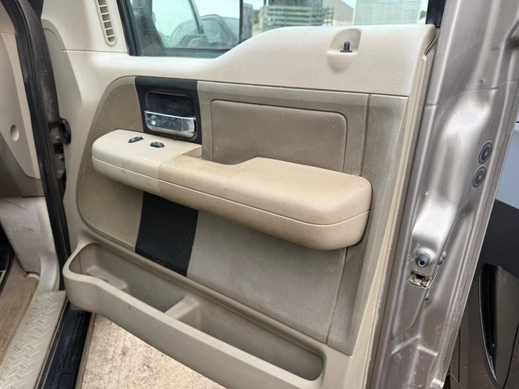 2004-ford-f150-xlt-image-27