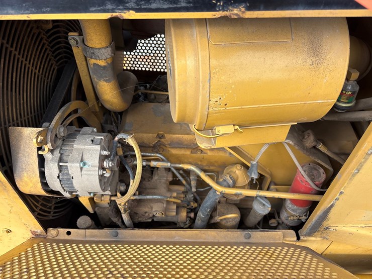 caterpillar-d5m-lgp-image-36
