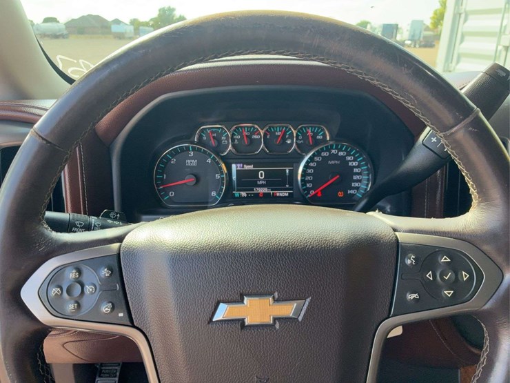 2015-chevrolet-silverado-1500-high-country-image-42