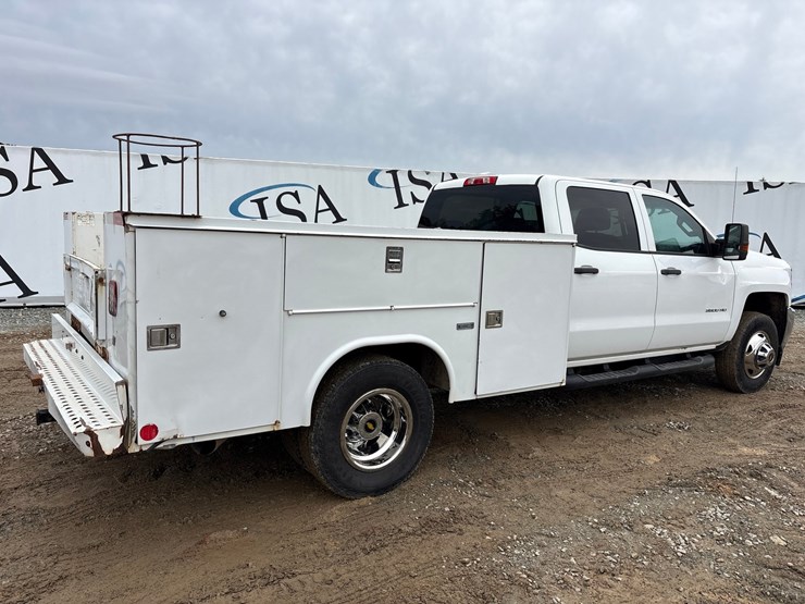 2016-chevrolet-3500-image-40