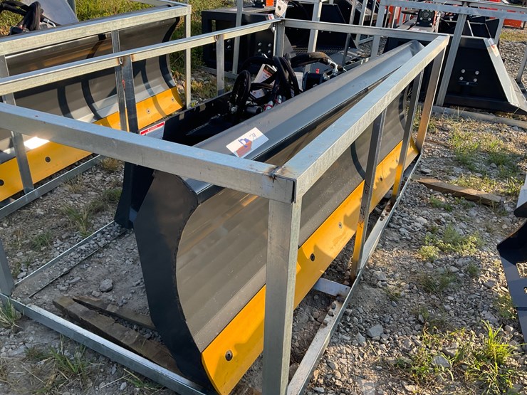 #79-•-skid-steer-6-way-dozer-blade-image-2