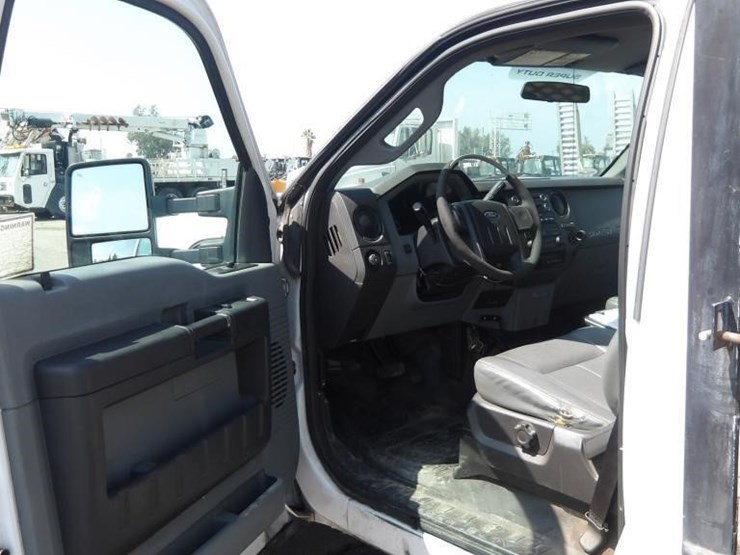 2016-ford-f550-image-24