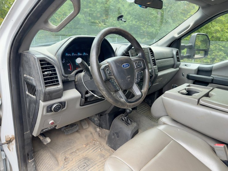 2018-ford-f550-xl-image-24