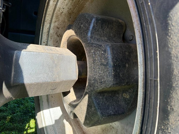 case-ih-mx270-image-11