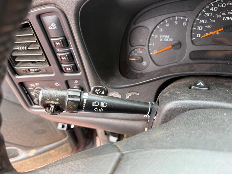 2003-chevrolet-2500hd-image-41