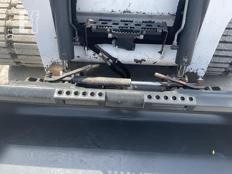 2023-bobcat-t770-image-12