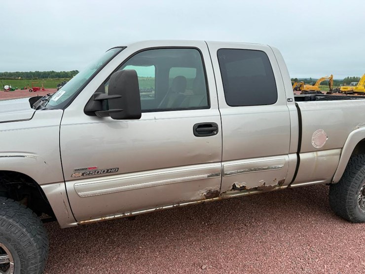 2005-chevrolet-2500hd-image-17
