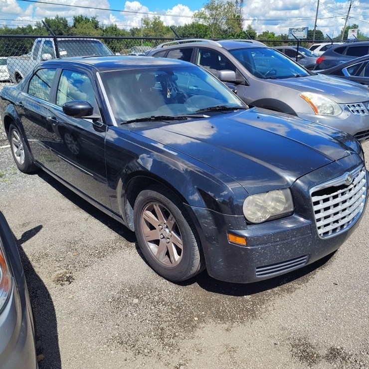 2007 Chrysler 300 Base RUNS/MOVES