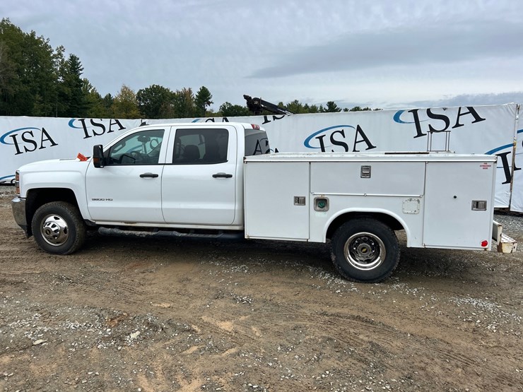 2016-chevrolet-3500-image-37