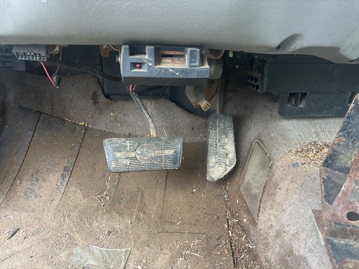 1997-chevrolet-silverado-3500-image-23