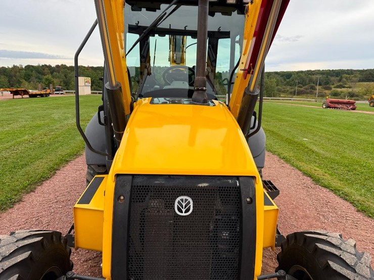 new-holland-b75d-image-34