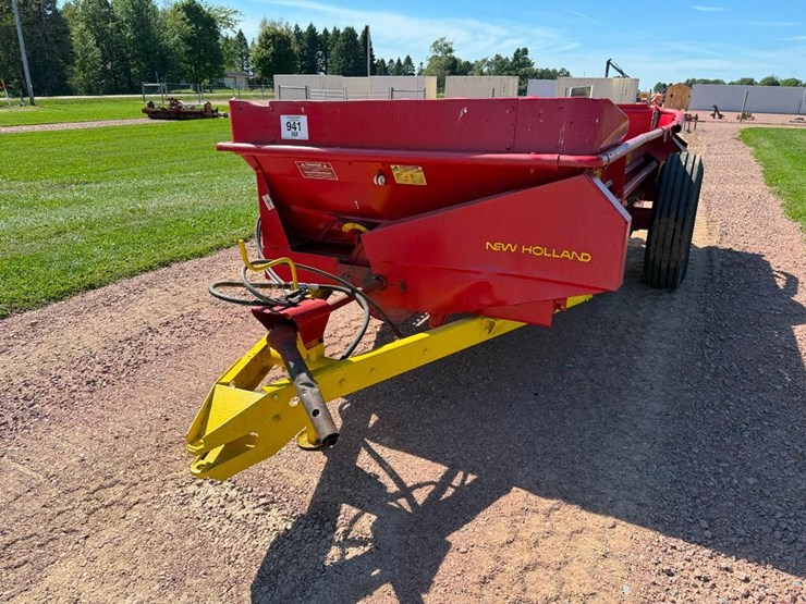 new-holland-520-image-15