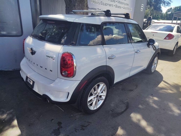 2014-mini-countryman-runs/moves-cooper-s-image-4