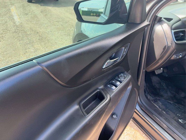 2019-chevrolet-equinox-lt-image-21