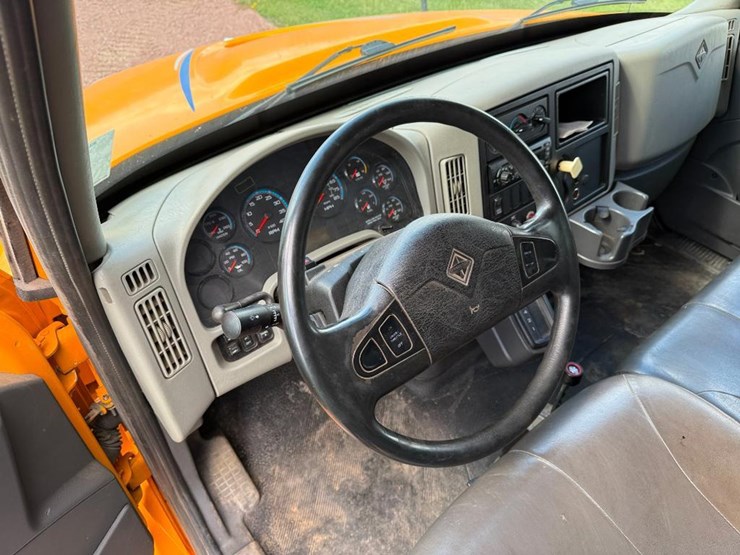 international-durastar-4300-image-43