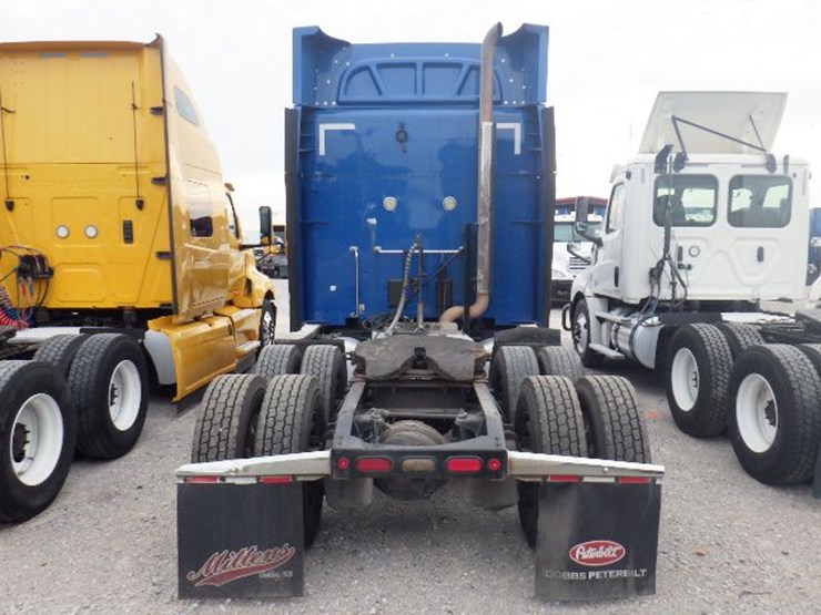 2019-peterbilt-579-image-12