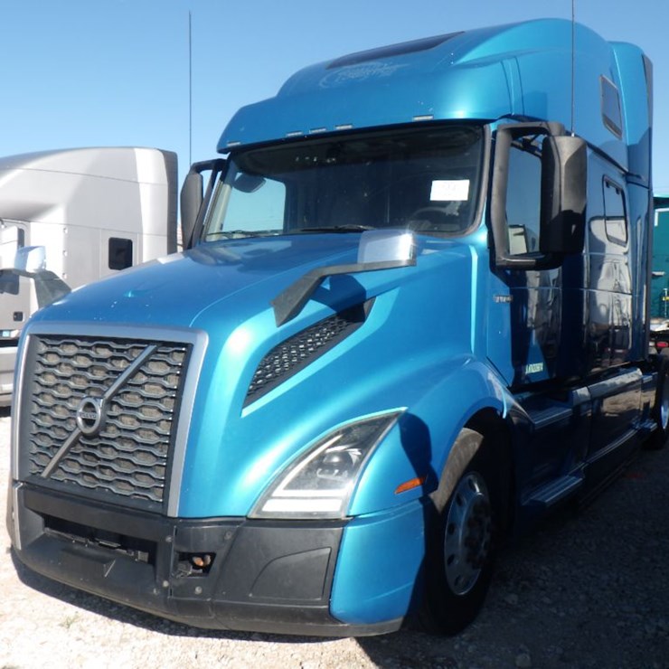 2019 VOLVO VNL860