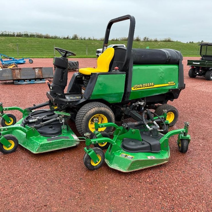 JOHN DEERE 1600