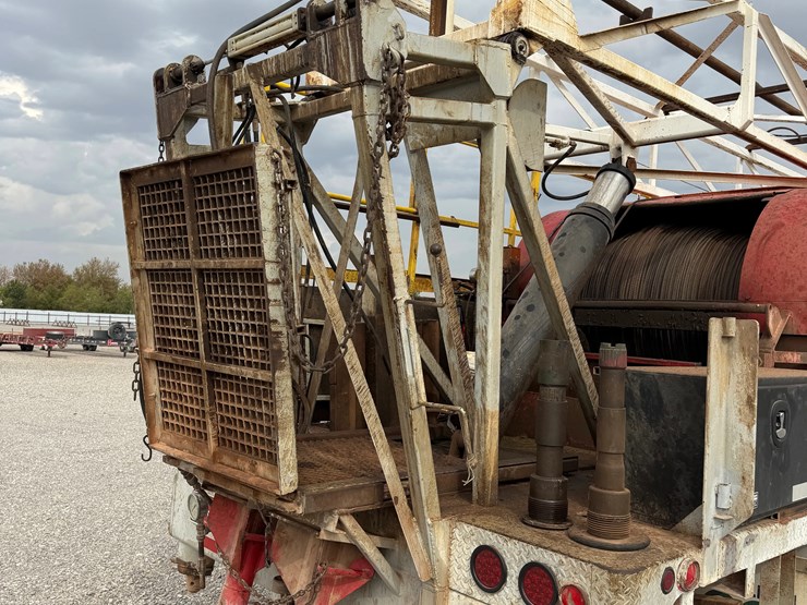 2007-international-workstar-7400-image-13
