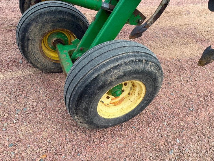 john-deere-2700-image-7