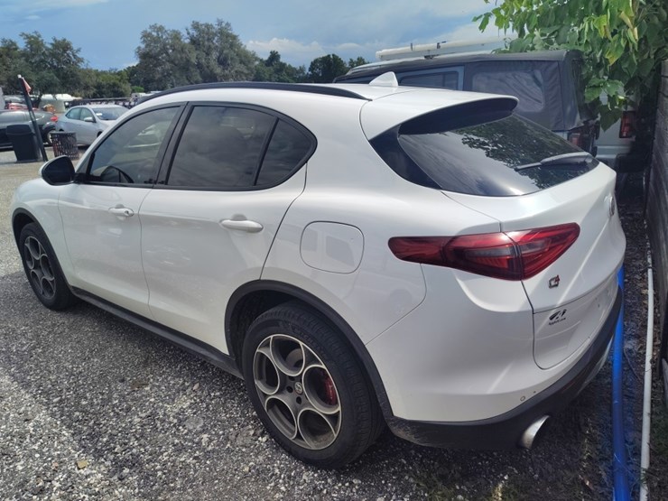 2018-alfa-rome-stelvio-runs/moves-sport-image-3