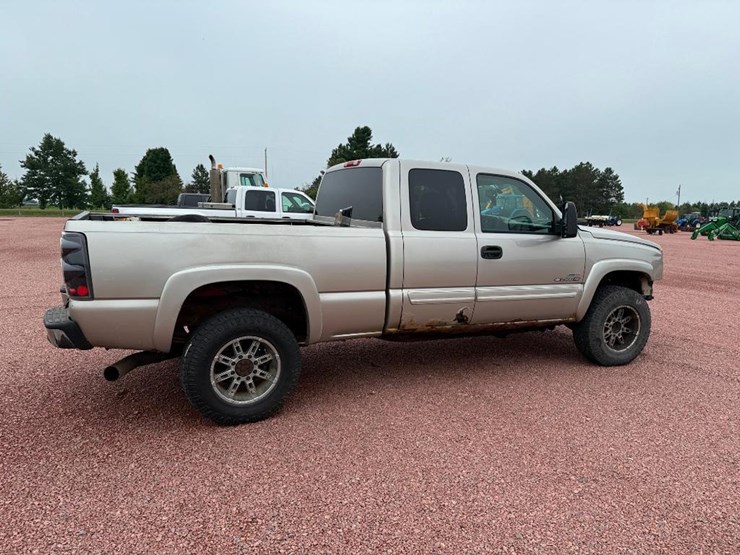 2005-chevrolet-2500hd-image-4