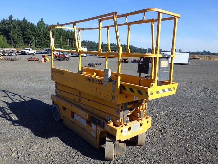 2015-haulotte-2632e-scissor-lift-image-7