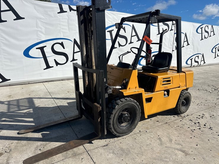 #5597-•-komatsu-fd25-7-forklift-image-1